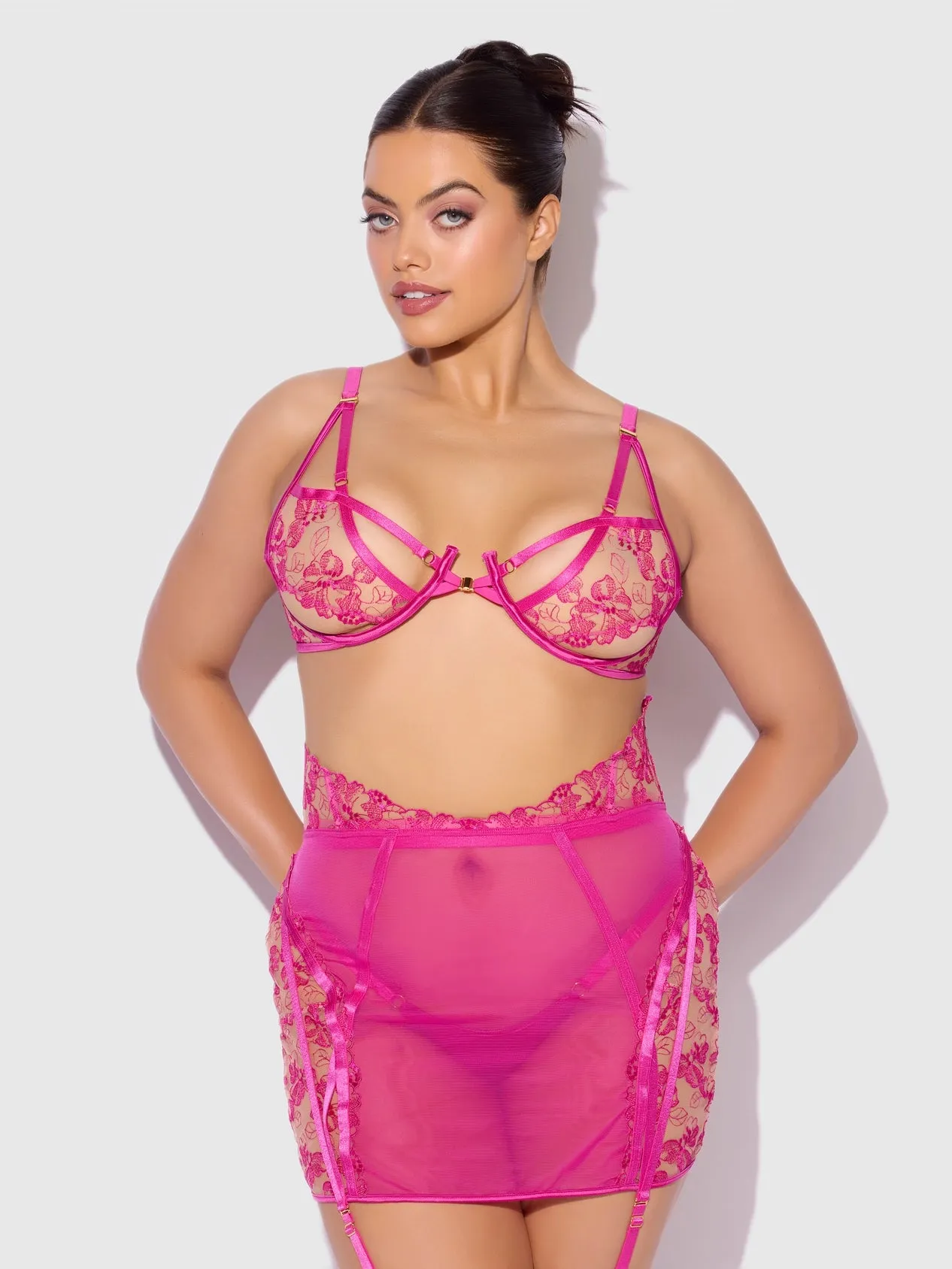 Delicate & Devine-Blacklight Lace Bra, Skirt & G-String Set