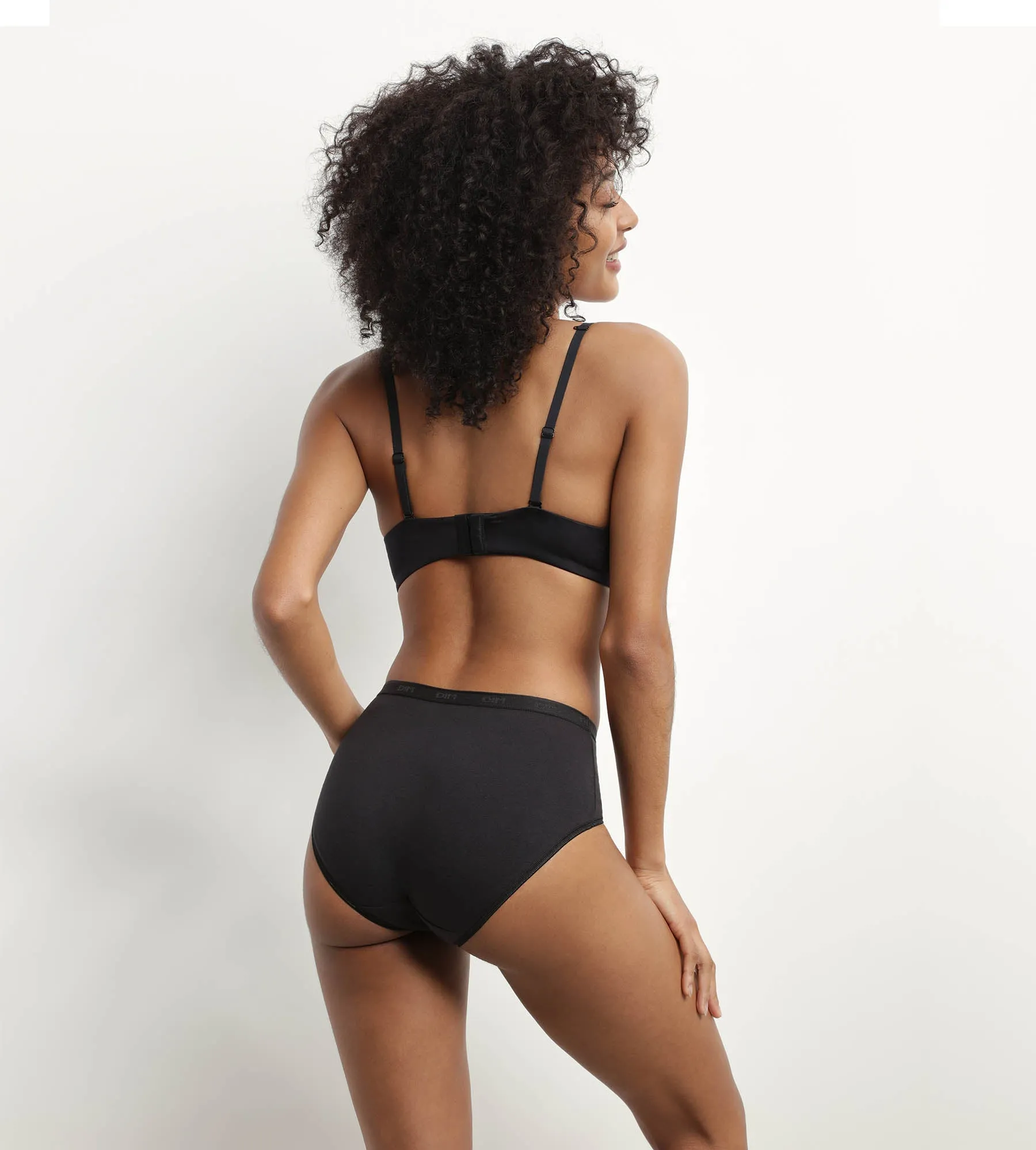 Women's microfiber push-up bra Black Dim Comfort Collection